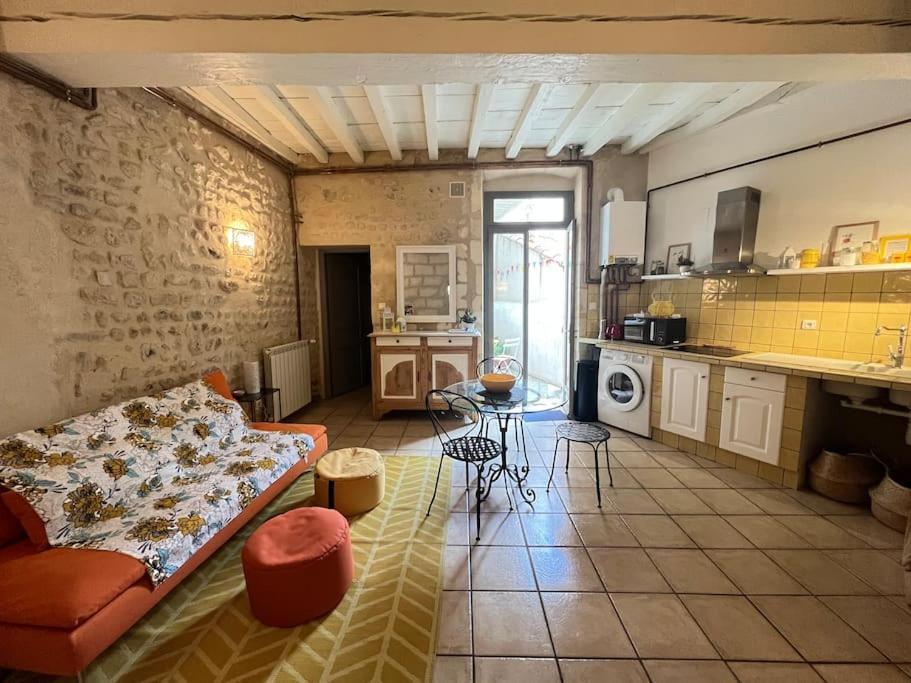 "La Maison Jaune" Arles Centre Terrasse Екстер'єр фото